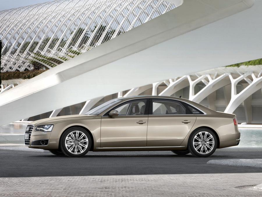 Audi A8L W12 Quattro (D4) 2010 года  (WW) (фото 3 из 35)